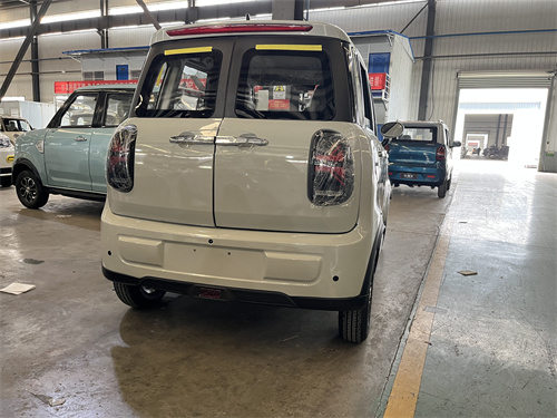 電動四輪車